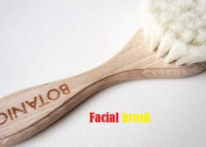 Facial brush